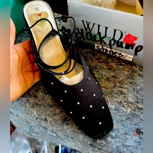 Size 8 WILD Rose Black satin